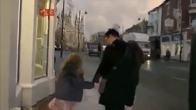 Грудное вскармливание на грани разумного!!!!! Удивительные Истории#2017 смотреть онлайн