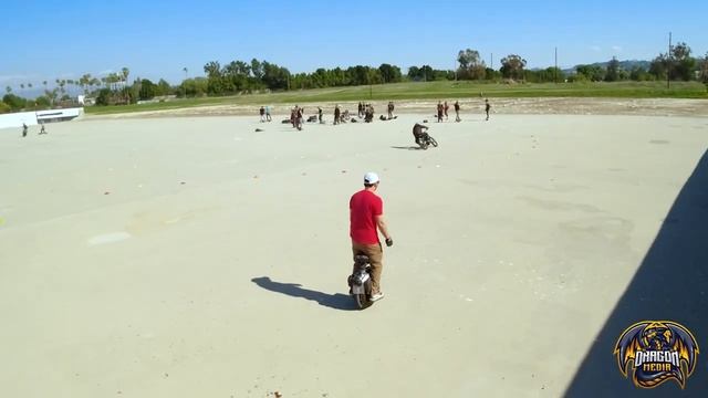 A Day at Concrete Wave #3 OneWheels, EUC's, Electric Bikes and Go Cart. Captured with FPV. смотреть онлайн
