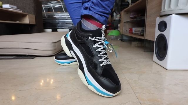 BEST ALTERNATIVE TO BALENCIAGA TRIPLE S & YEEZY 700s? (REVIEW) смотреть онлайн