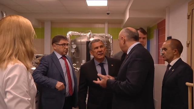 Рустам Минниханов посетил объекты КФУ смотреть онлайн