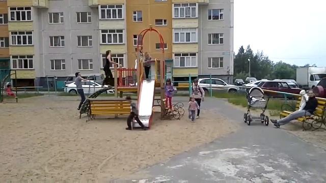 VLOG: Гуляем во дворе / Miss Polina.MagiC смотреть онлайн