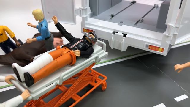 BRUDER Ambulance Mercedes Benz Sprinter | Toy Truck in real Life |Rescue mission смотреть онлайн