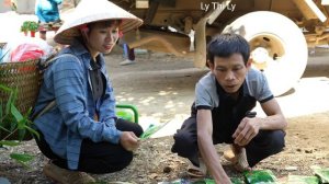 Harvesting Bamboo Shoots - go to the market to sell with Father - Cooking | Lý Thị Ly
