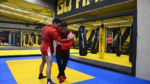 Бросок подхват. Как правильно выполнять бросок подхват?