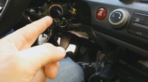 Не поворачивается ключ зажигания на Honda civic