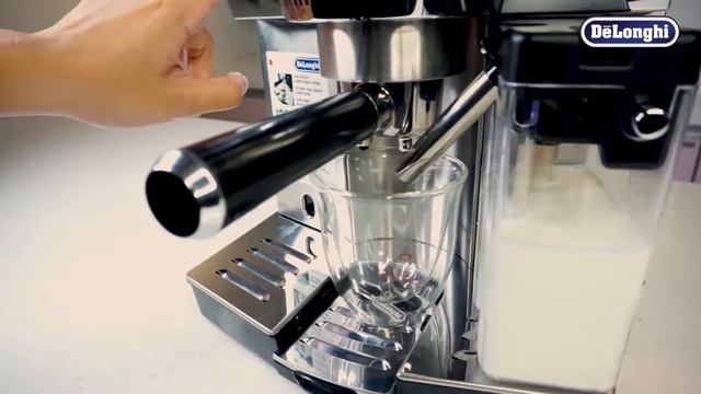 【DeLonghi 迪朗奇】 旗艦級幫浦式義式濃縮咖啡機EC860M-基本功能使用介紹 смотреть онлайн