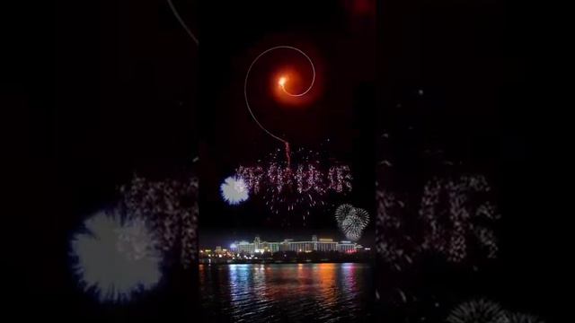 Салют в Японии в честь Нового года 🎉 смотреть онлайн