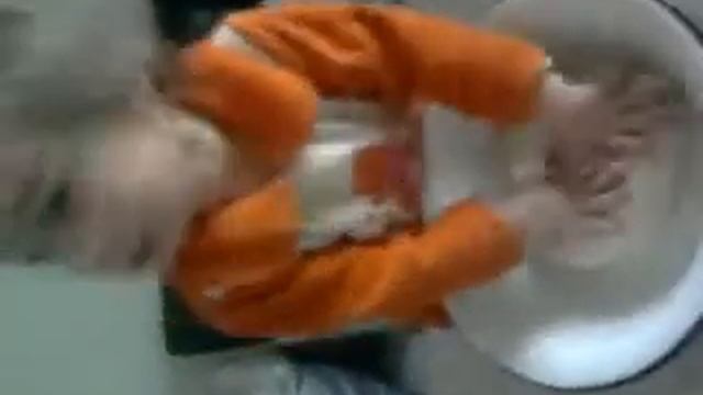 Юлечка месит тесто смотреть онлайн