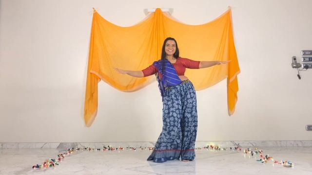 Nagada Sang Dhol | Ram-leela | Bellydance Garba Fusion Video | Prajakta Patil | Two Left Feet смотреть онлайн