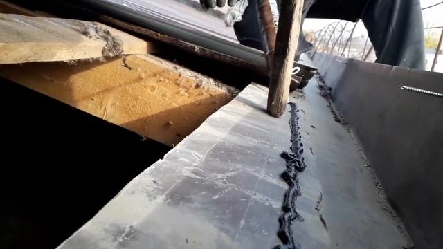 Как устранить течь крыши из металлического профлиста. Подаренные проблемы строителей. смотреть онлайн