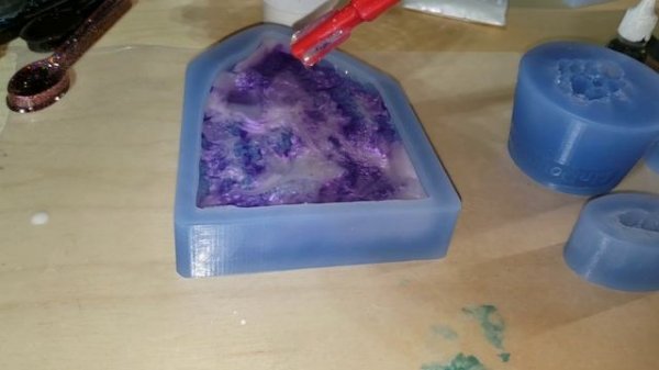 Making an amethyst crystal with resin ? trying unicone art resin / resin art for beginners