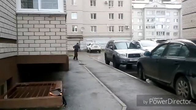 Делаем трюки на трюковом самокате (мы ещё новички не судите нас строго) смотреть онлайн