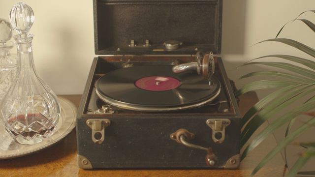 HD 78rpm Record Player - One Hour Ambient Sound & Video смотреть онлайн