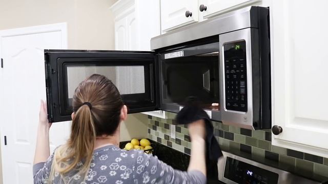 DIRTY KITCHEN CLEANING MOTIVATION // CLEANING MOM