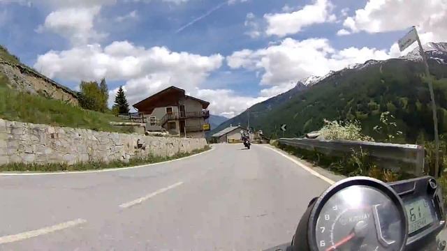 MOTOVLOG, UN GIRO SULLE ALPI, IN DISCESA DA SESTRIERE A PRAGELATO CON KEEWAY RKV 125 смотреть онлайн