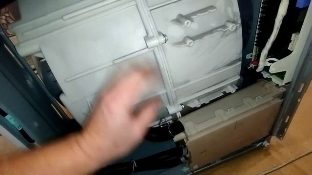 Развалился противовес в стиральной машине LG. Ремонт. смотреть онлайн