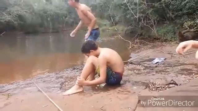 Nadando na agua GELADA смотреть онлайн
