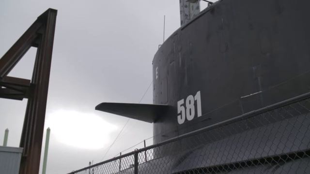 Adventure out in style in the 2016 Toyota RAV4 Hybrid. смотреть онлайн