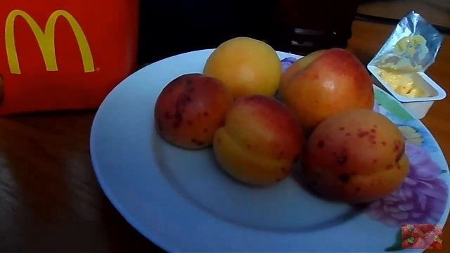 МИНИ ОБЖОР:КАРТОШКА ФРИ,АБРИКОСЫ,КОМПОТ смотреть онлайн