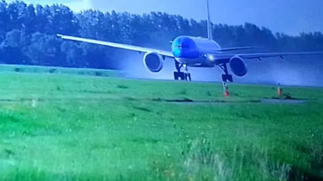 HEAVIES HIGHLIGHTS Summer Season Amsterdam Schiphol Airport| BONG BARIZO TV смотреть онлайн
