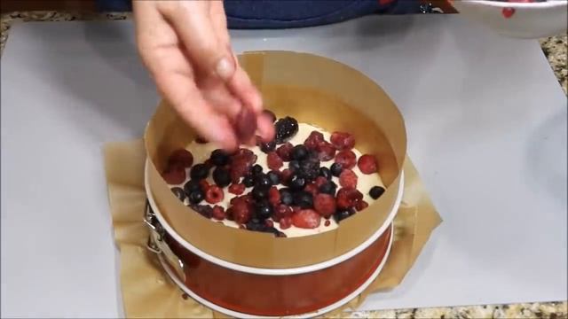 Изумительный ПРОСТОЙ ПИРОГ с одним яйцом Вам очень понравится к чаю или кофе! Тает во рту! смотреть онлайн