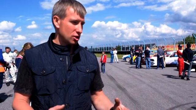 Кольцевые гонки в Шушарах смотреть онлайн