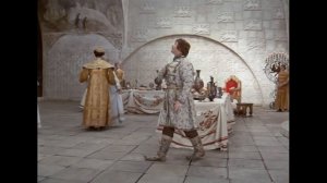 Иван Васильевич меняет профессию.Вдруг как в сказке скрипнула дверь..mp4