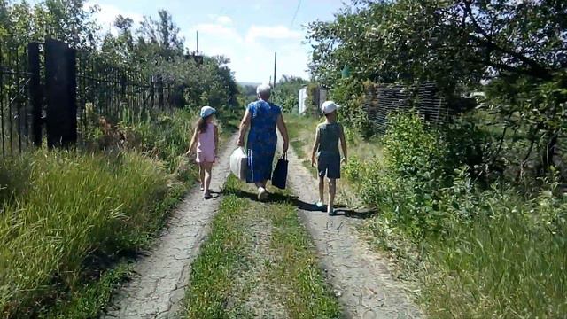 Vlog едем на дачу часть 1/Играем в прятки или Play Hide And Seek/Куда спряталась Юля?