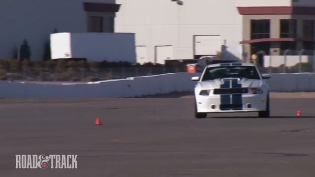 Dodge Challenger SRT8 392 vs. Shelby GT350 | Road and Track смотреть онлайн