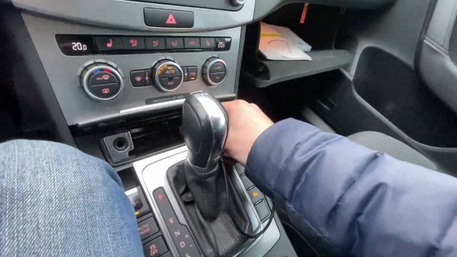Осмотр Volkswagen Passat b7 в хорошей комплектации на би-ксеноне и DSG с пробегом 270.000 смотреть онлайн