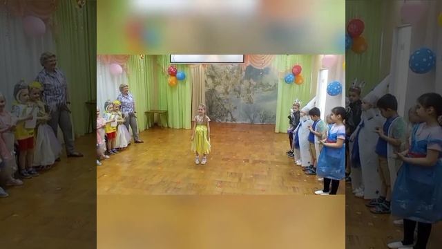 флешмоб, эколята-дошколята, костюмы из бросовых материалов. МАДОУ 308, группа 3. смотреть онлайн