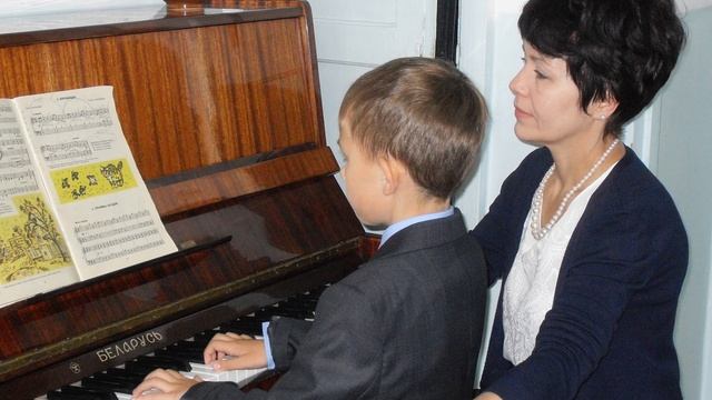 Поздравление преподавателей ДМШ № 2 с Днем учителя от обучающихся смотреть онлайн