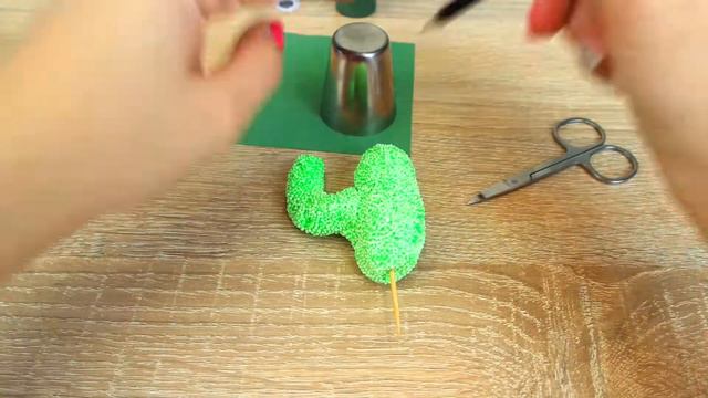 Cactus or monster? Cute plasticine craft in a minute смотреть онлайн