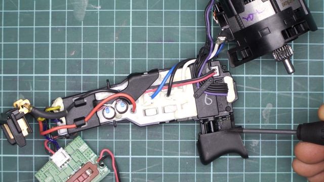 TEARDOWN Dewalt XR DCD796 20v MAX Brushless Drill - Burton Builds S03E04 [4K]