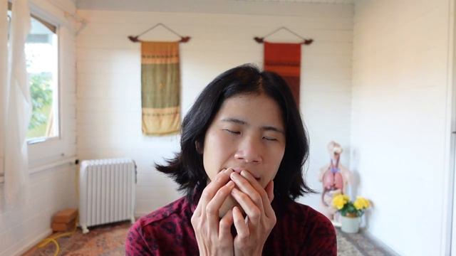 easy beginner meditation - face & rock meditation - aware-touch practice смотреть онлайн