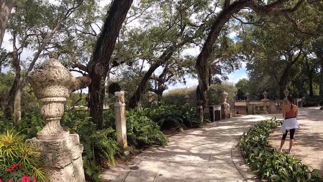 Walking tour of Miami's Vizcaya Museum Gardens смотреть онлайн