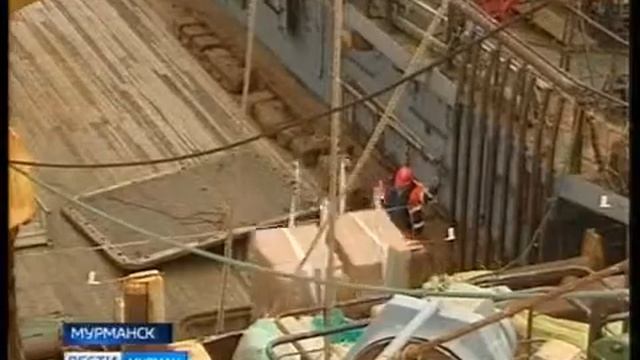 В Мурманском морском рыбном порту встал под разгрузку траулер "Капитан Горбачёв" смотреть онлайн