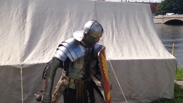 Боевая стойка римских легионеров / Fighting stance of the Roman legionaries смотреть онлайн