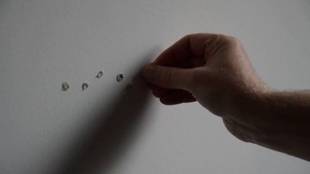 Removing poster tack/Pritt poster buddies смотреть онлайн