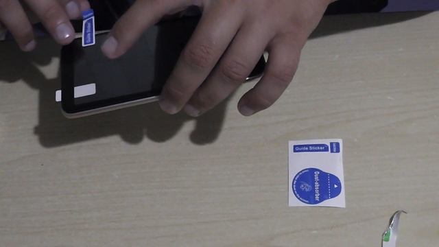 как наклеить защитное стекло на телефон смотреть онлайн