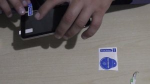 как наклеить защитное стекло на телефон