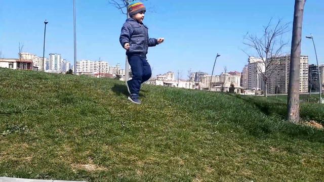 Бакинский Центральный Парк 🧚 🤡 🧚♂️ Дети отрываются по полной 🥳️ смотреть онлайн