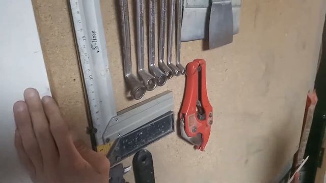 Обустраеваем мастерскую. Делаем стенд для инструмента. Наводим порядки