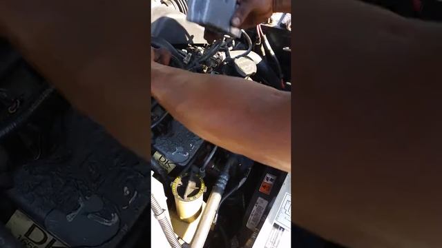 How to change a Coil Pack on a 2001 Ford Taurus смотреть онлайн