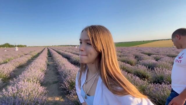 Едем на природу с РОДИТЕЛЯМИ / Лавандовое поле Одесса / Дурачимся с папой и мамой смотреть онлайн