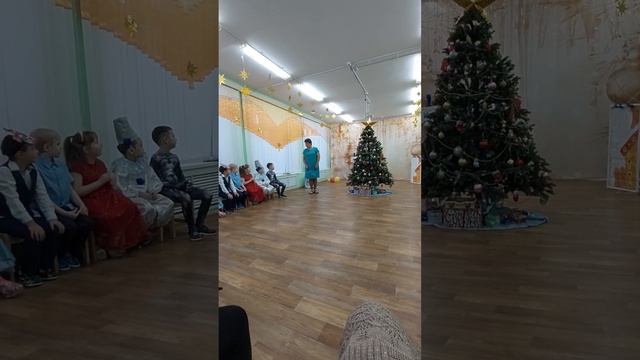 Новогодний праздник у моей дочери (2) смотреть онлайн