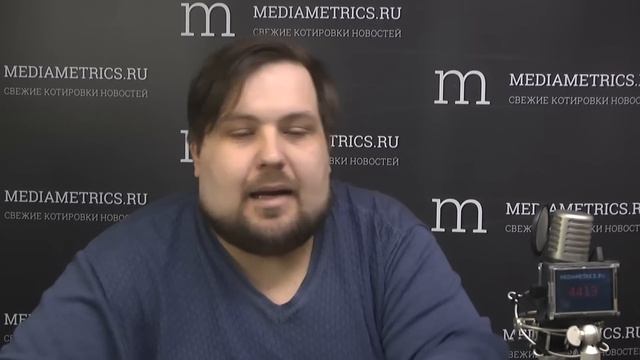 Upgrade. Чистый воздух, проигрыватель виниловых пластинок, два наушника смотреть онлайн