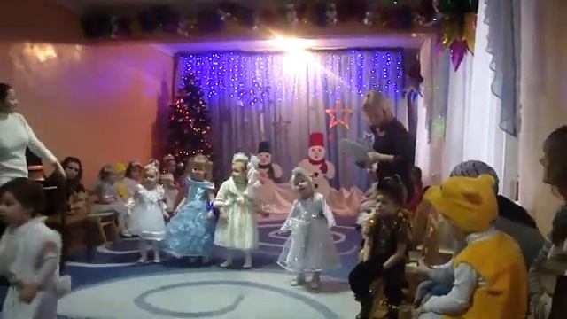 серебристые снежинки))) смотреть онлайн