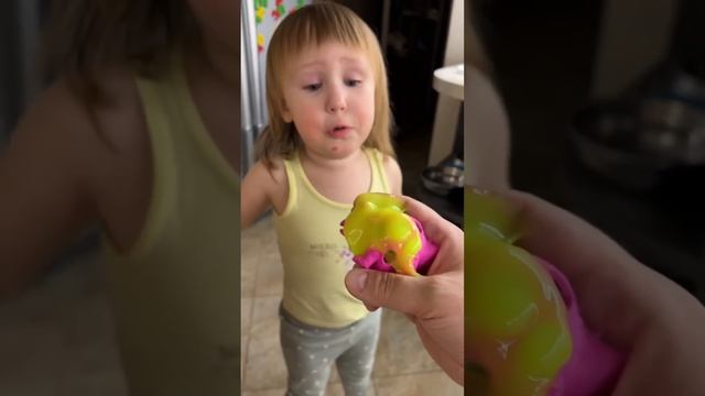 КРОВЬ ДИНОЗАВРА? "ТАМ ЛЯЛЕЧКА"?#каринанямнями #блогер смотреть онлайн