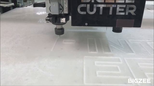 BIGZEE CUTTER cutting plexiglass 3 mm by spindle / резка оргстекла 3 мм шпинделем смотреть онлайн